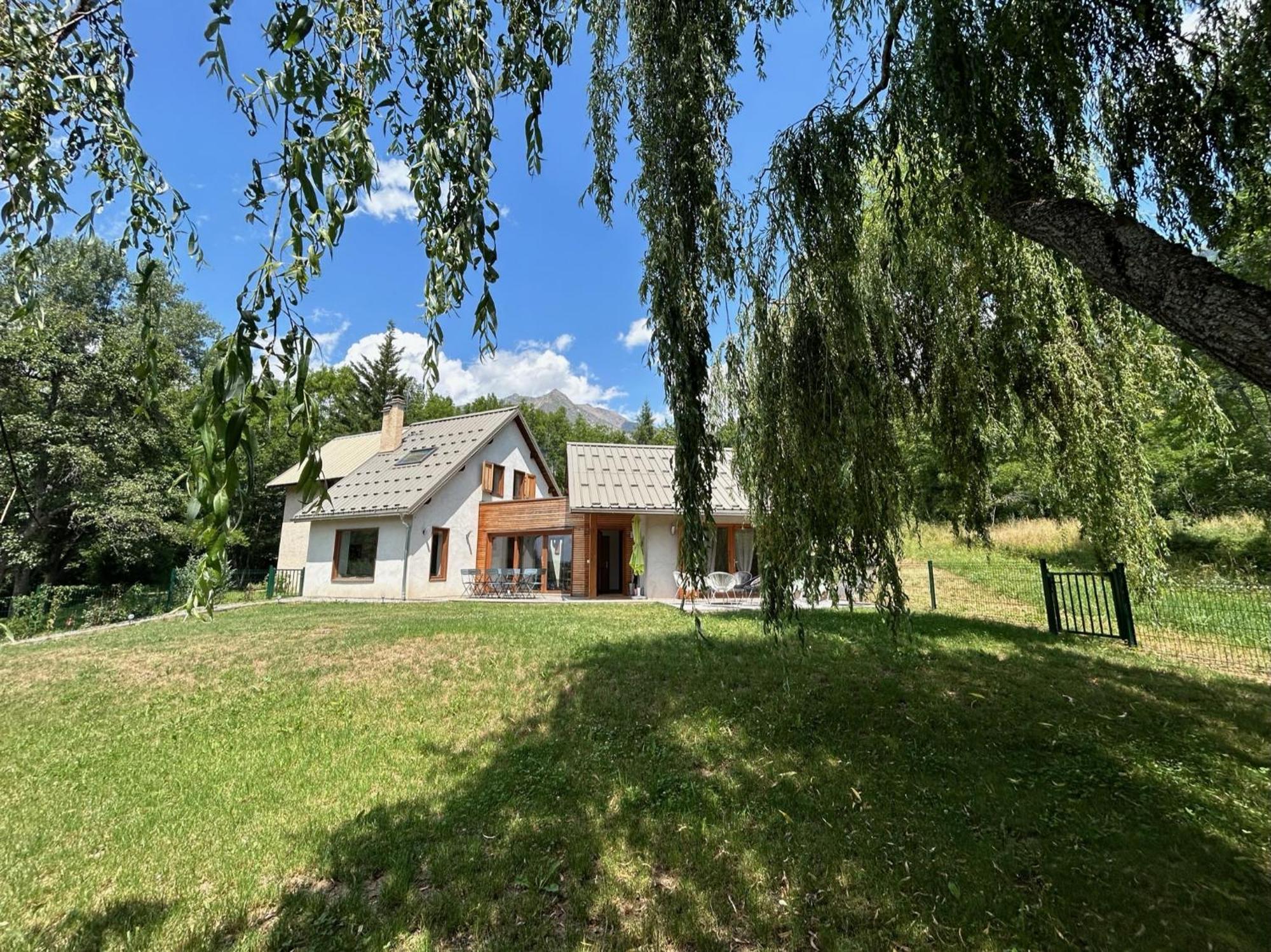 Maison refaite à neuf en pleine nature Puy-Saint-Eusebe Exterior foto